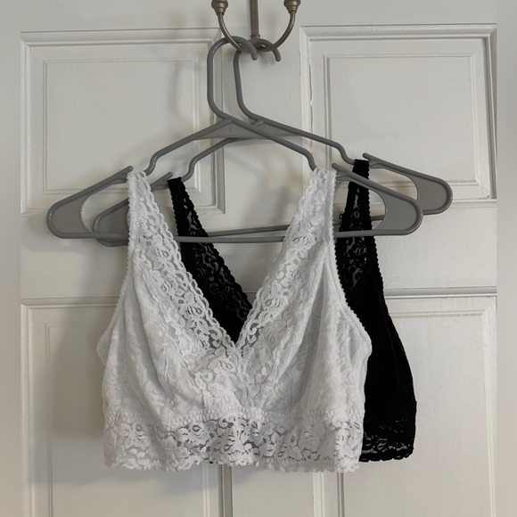 Set of two - unboxed, new Felina Ladies' Lace Bralette, 2-pack black and white - Picture 11 of 13